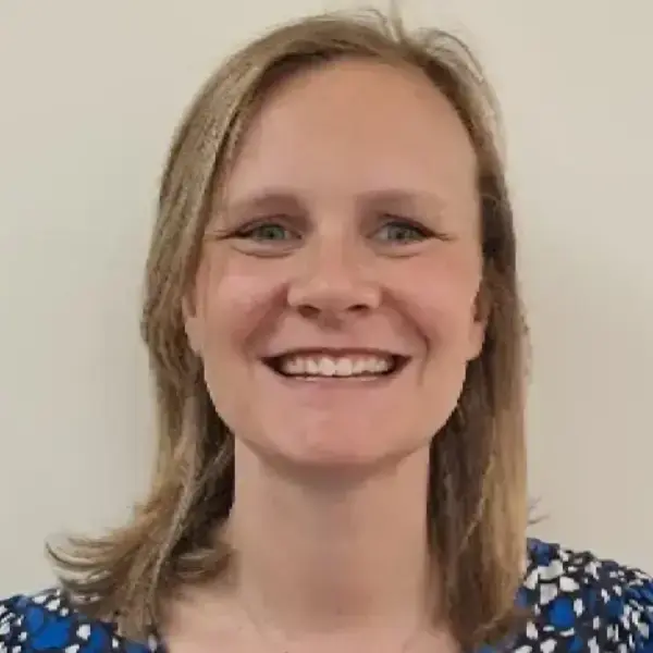 Dr Sarah Lort