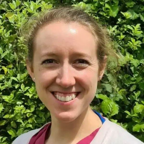  Dr Sarah De Courcy